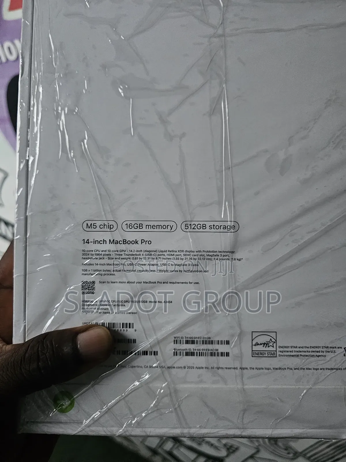 New Laptop Apple Macbook Pro 2025 M5 14-Inch 16GB Apple M5 SSD 512GB