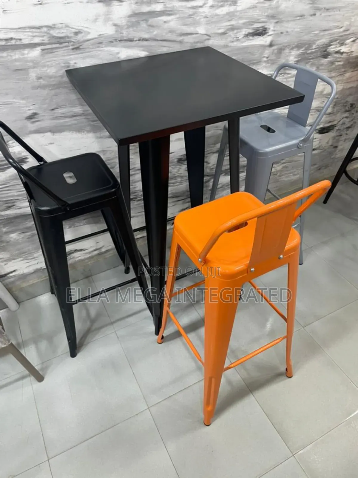 Bar Stool With Table