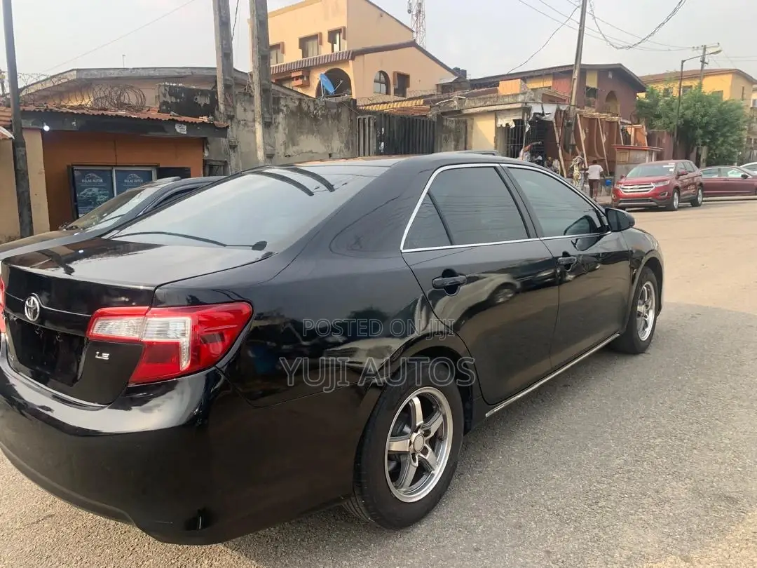Toyota Camry LE 4dr Sedan (2.5L 4cyl 6A) 2012 Black