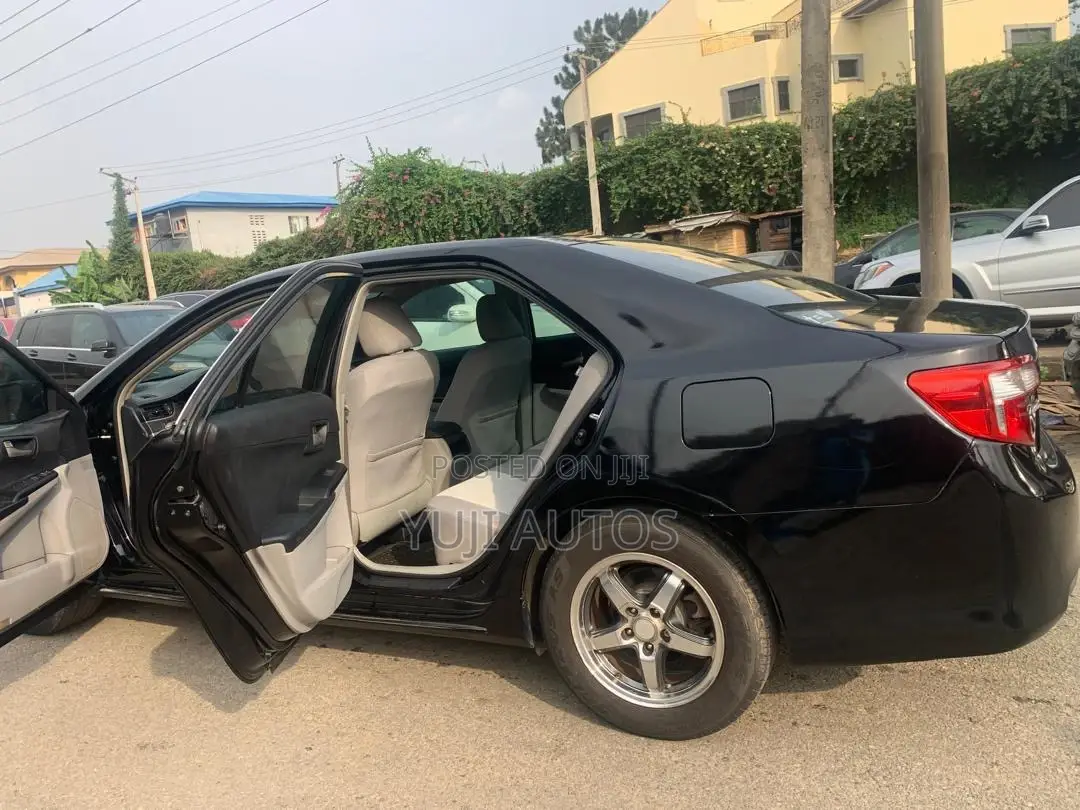 Toyota Camry LE 4dr Sedan (2.5L 4cyl 6A) 2012 Black
