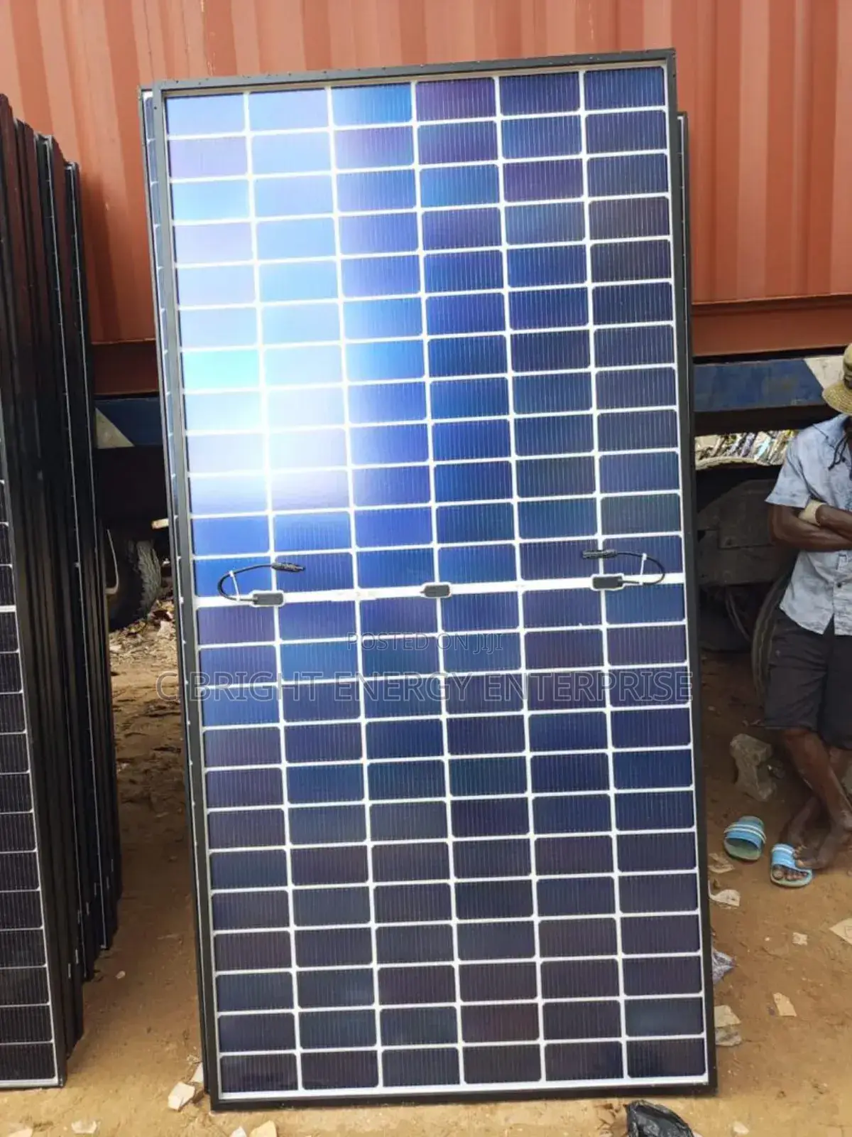600w Solar Panels (144 Cells) We