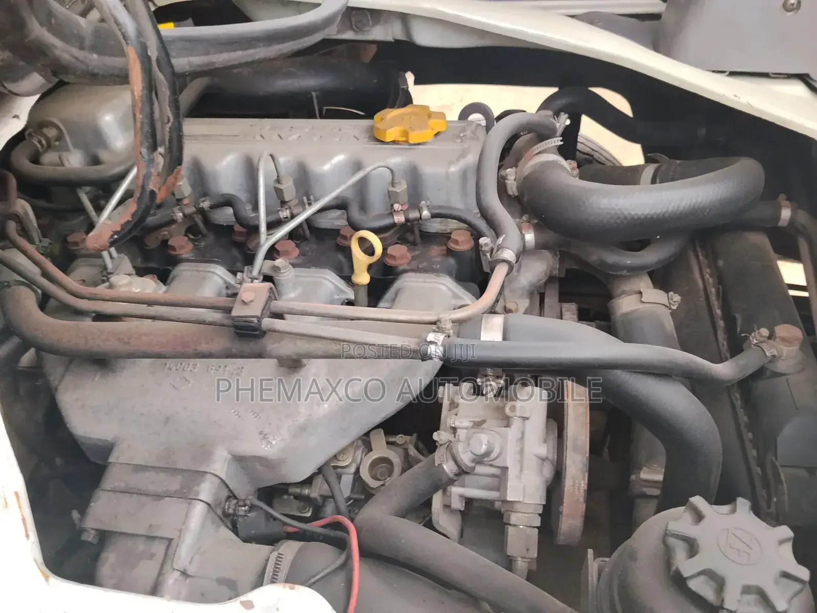 Nissan Cabtsar Covered Body