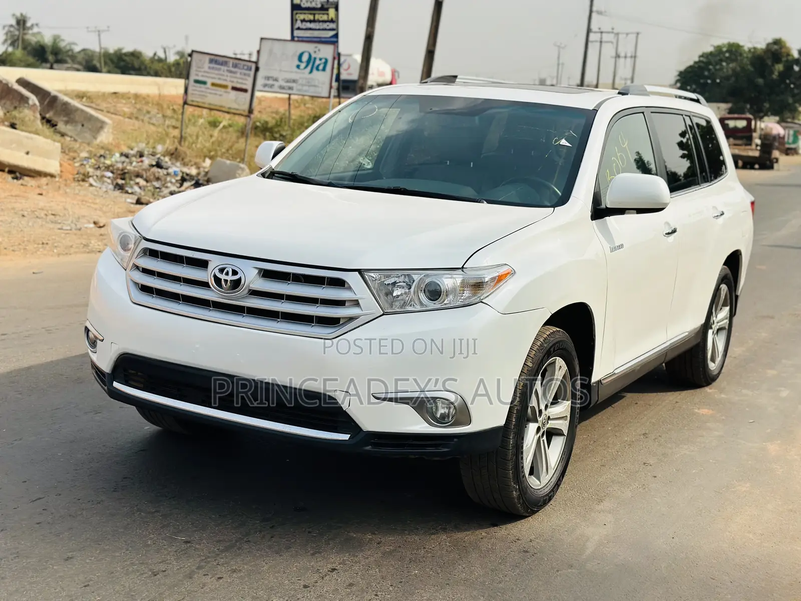 Toyota Highlander Limited 2011 Off white