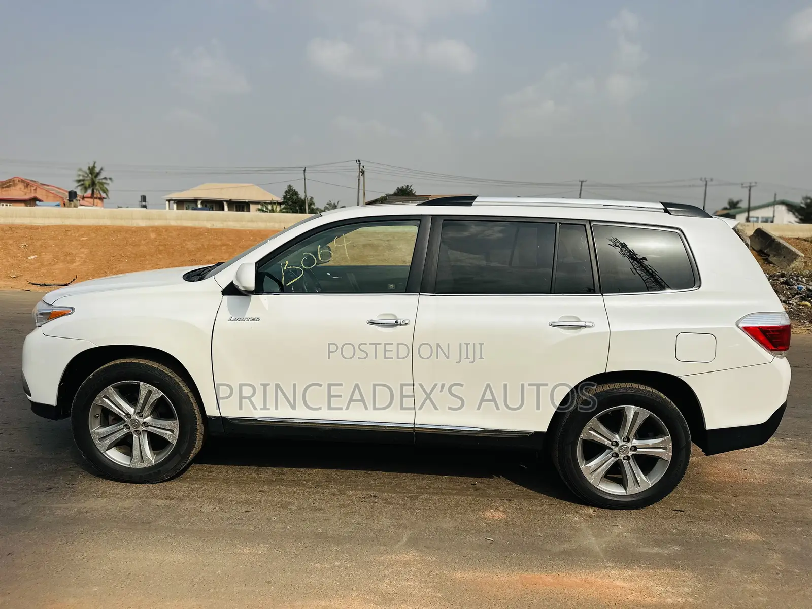Toyota Highlander Limited 2011 Off white