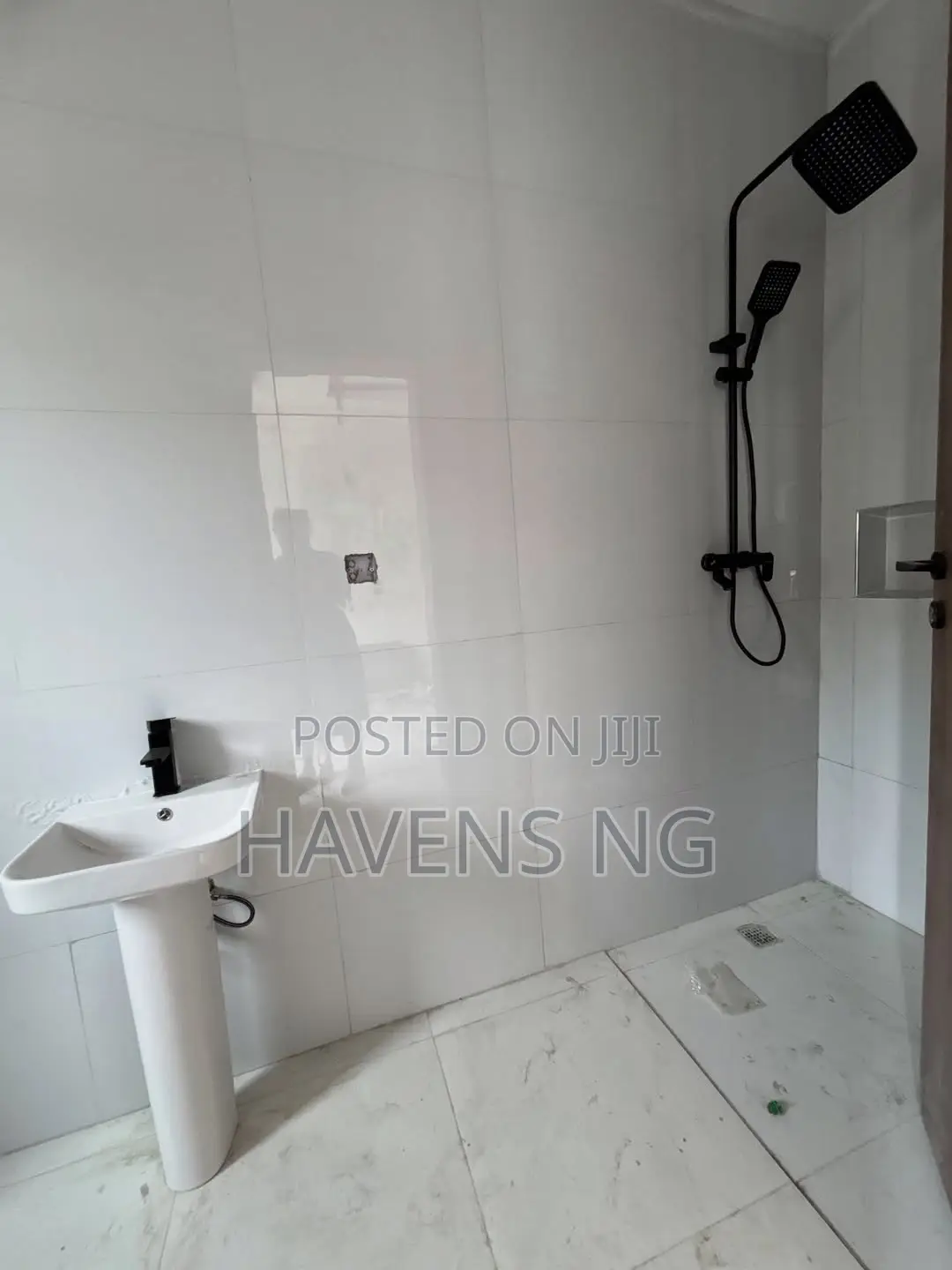 3bdrm Apartment in Ikate for sale