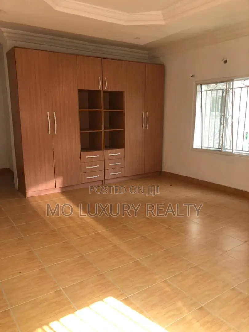 3bdrm Apartment in Ikate for sale
