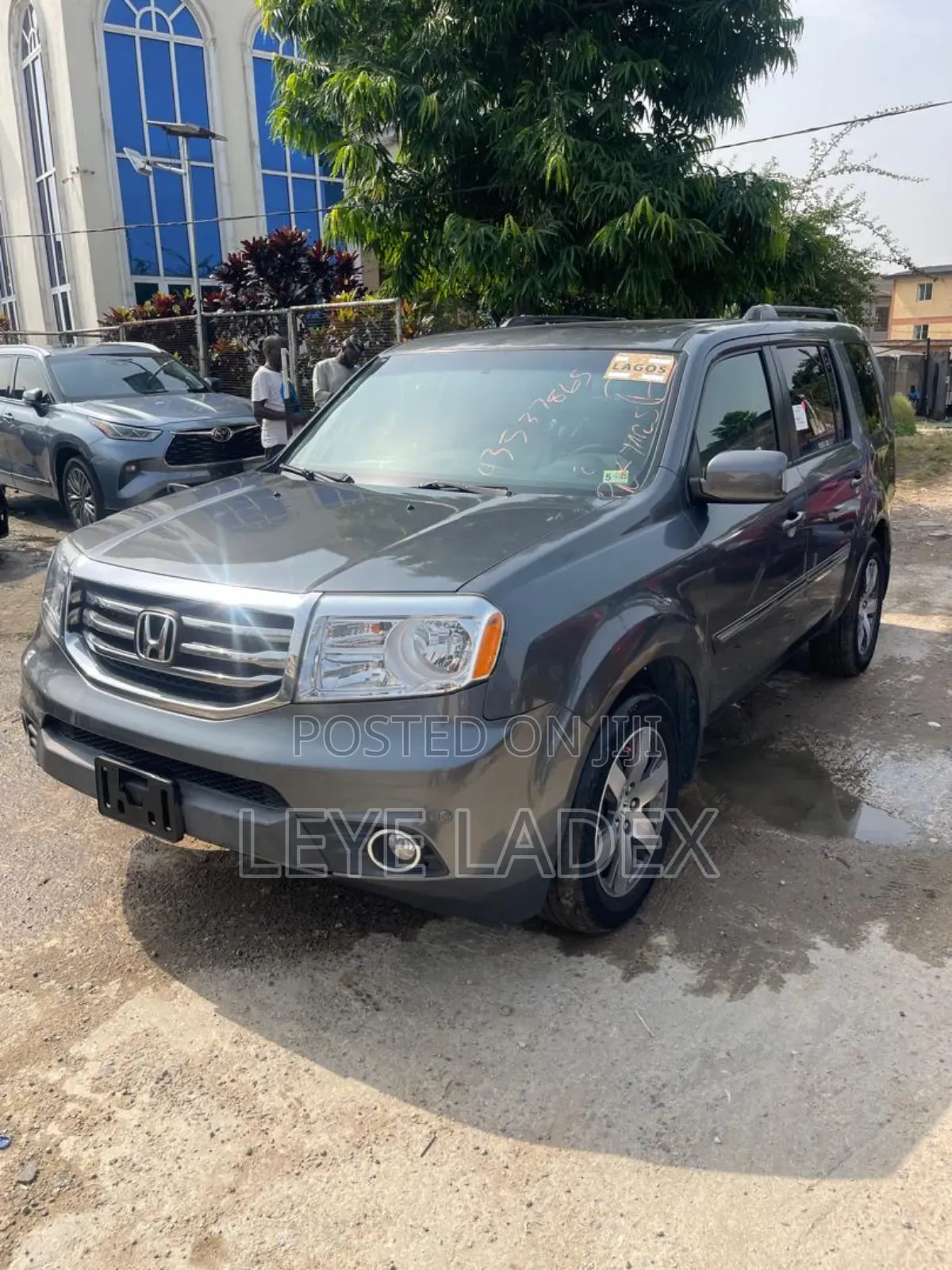 Honda Pilot Touring w/RES/Navi 4WD (3.5L 6cyl 5A) 2012 Gray