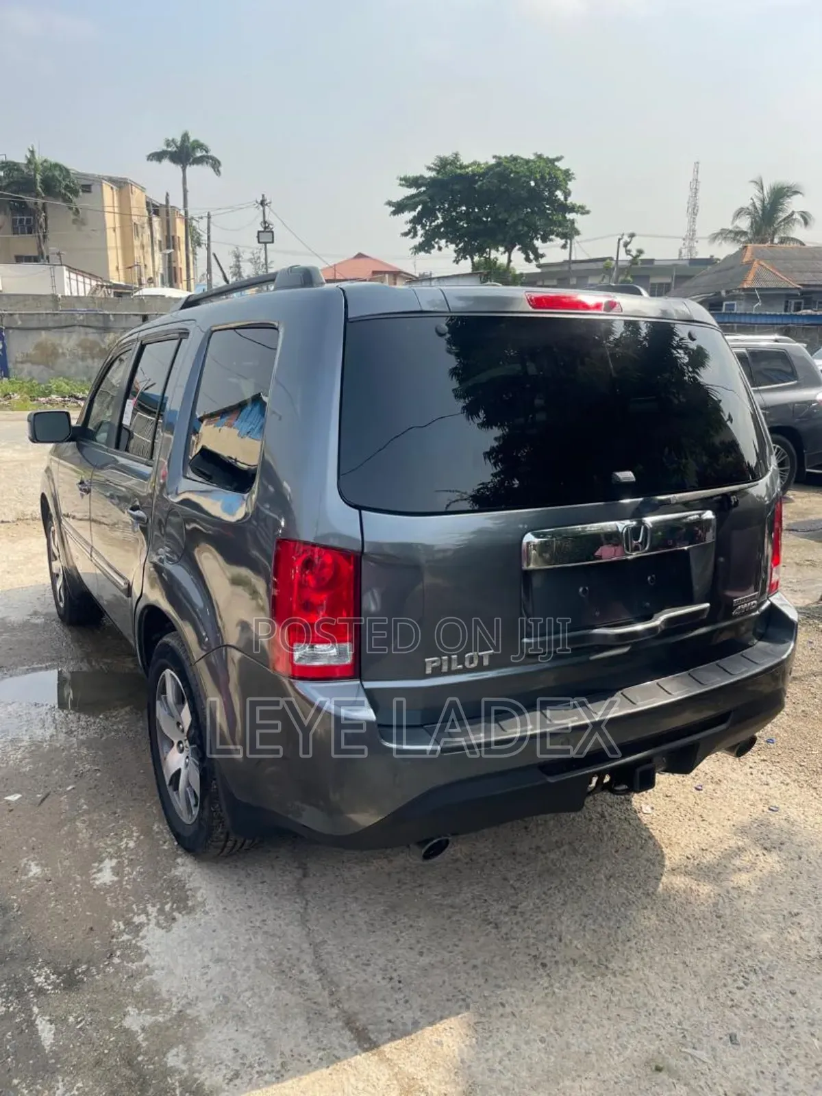 Honda Pilot Touring w/RES/Navi 4WD (3.5L 6cyl 5A) 2012 Gray
