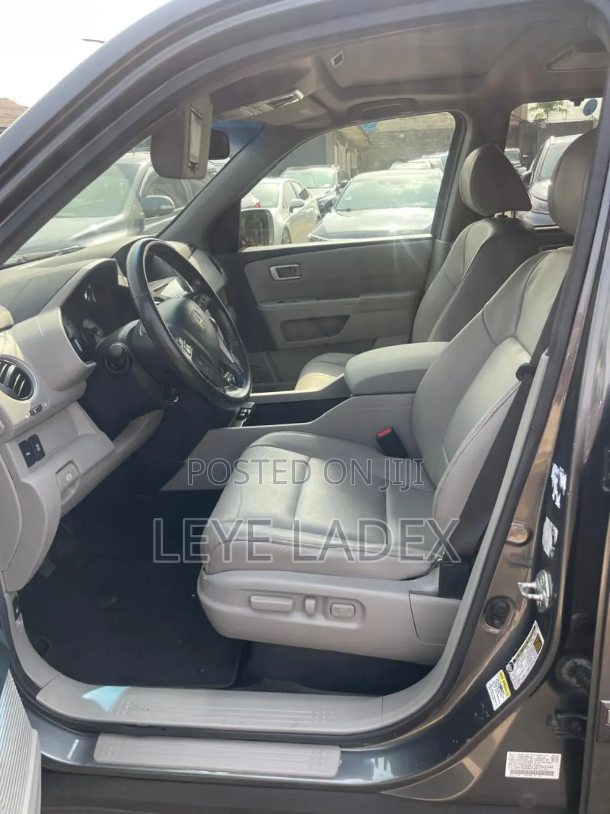 Honda Pilot Touring w/RES/Navi 4WD (3.5L 6cyl 5A) 2012 Gray