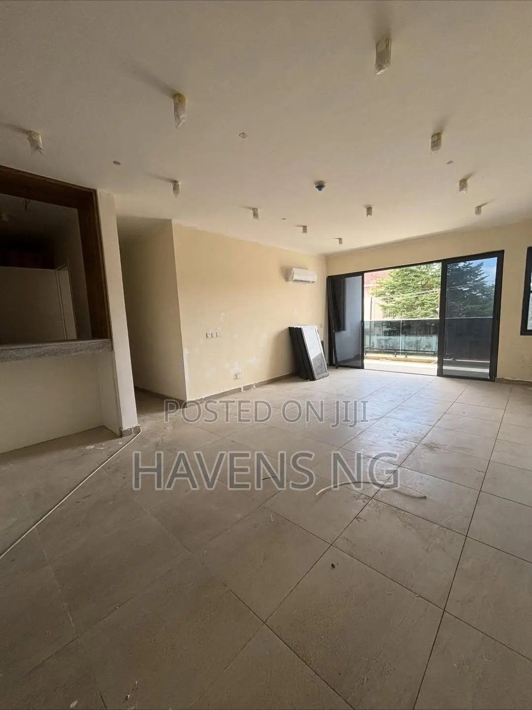 3bdrm Apartment in Lekki Phase 1 for sale