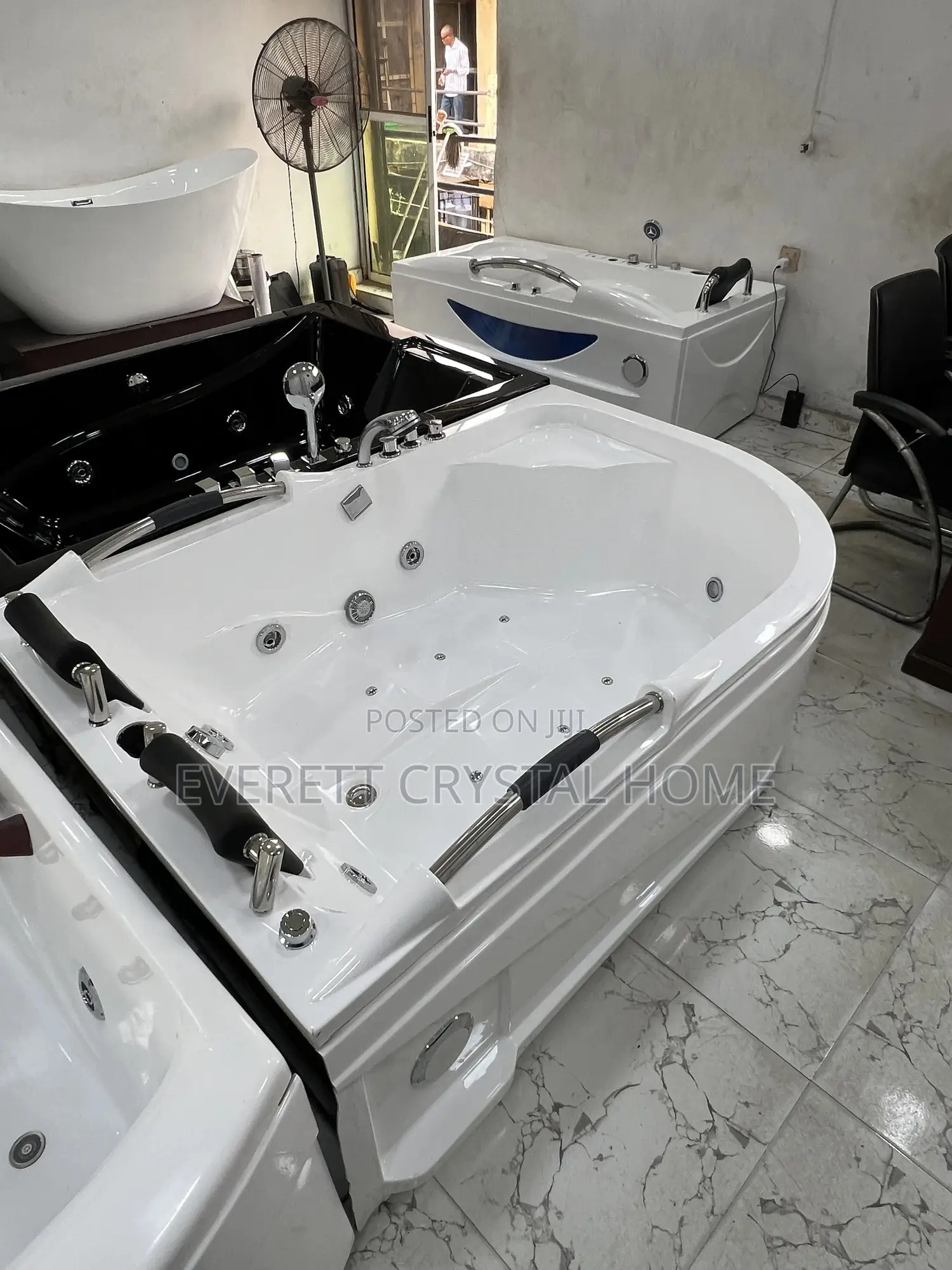 Double Jacuzzi With Body Get