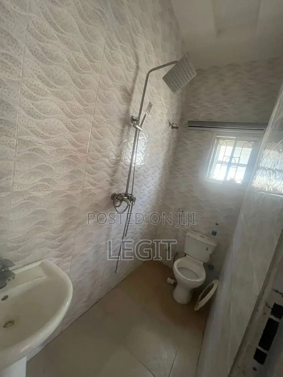 4bdrm Bungalow in Lugbe District for sale