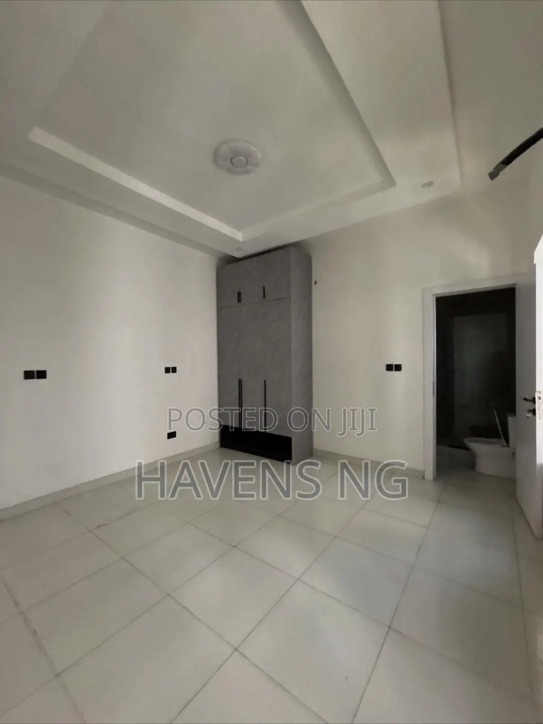 5bdrm House in Chevron for sale