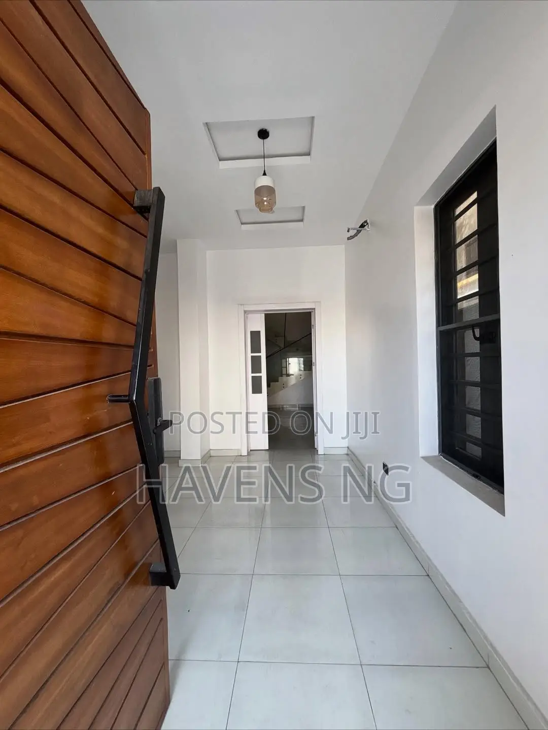 5bdrm House in Chevron for sale