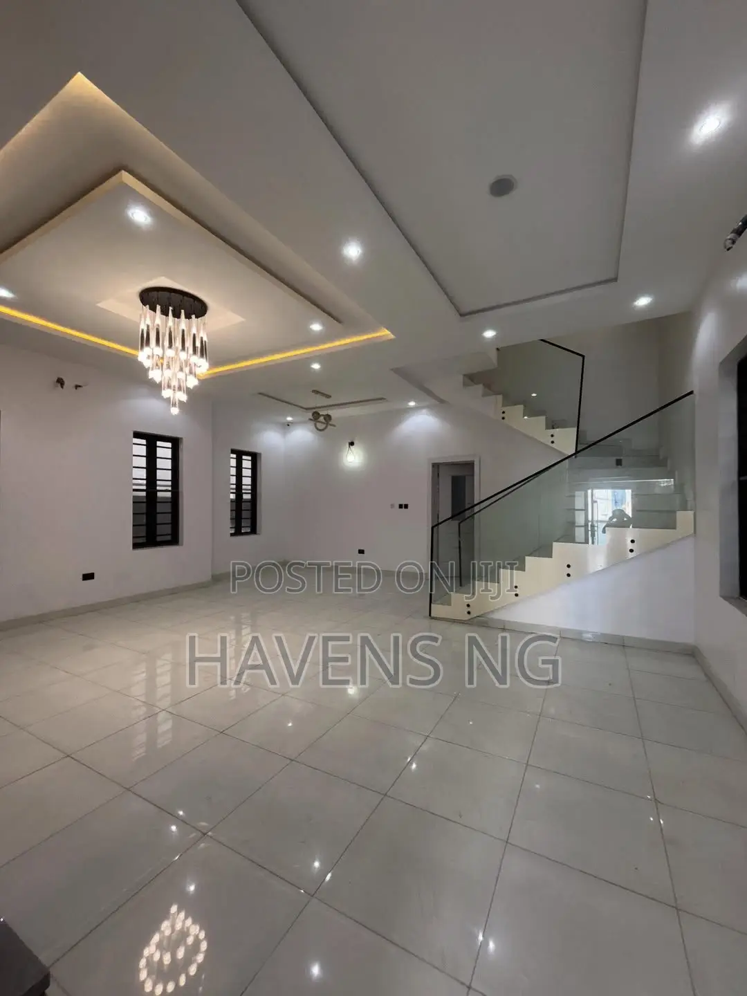 5bdrm House in Chevron for sale