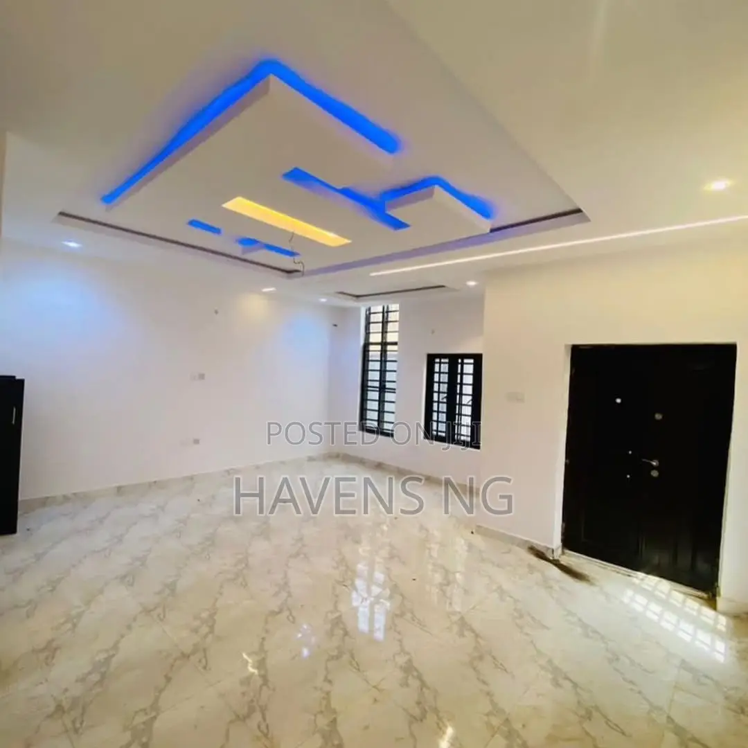 4bdrm Townhouse/Terrace in Basorun for sale