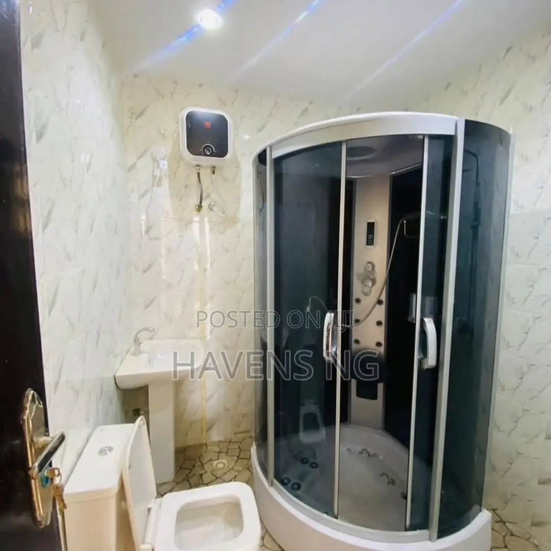 4bdrm Townhouse/Terrace in Basorun for sale