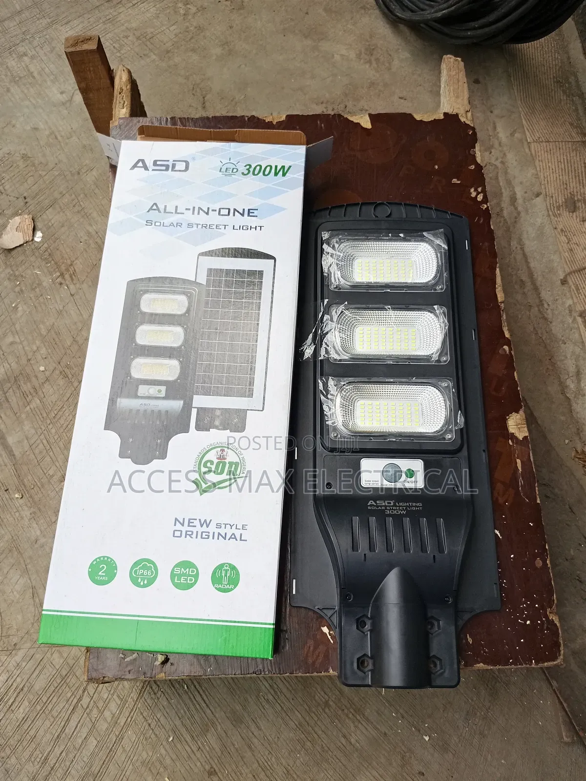 300-watt Solar Lights