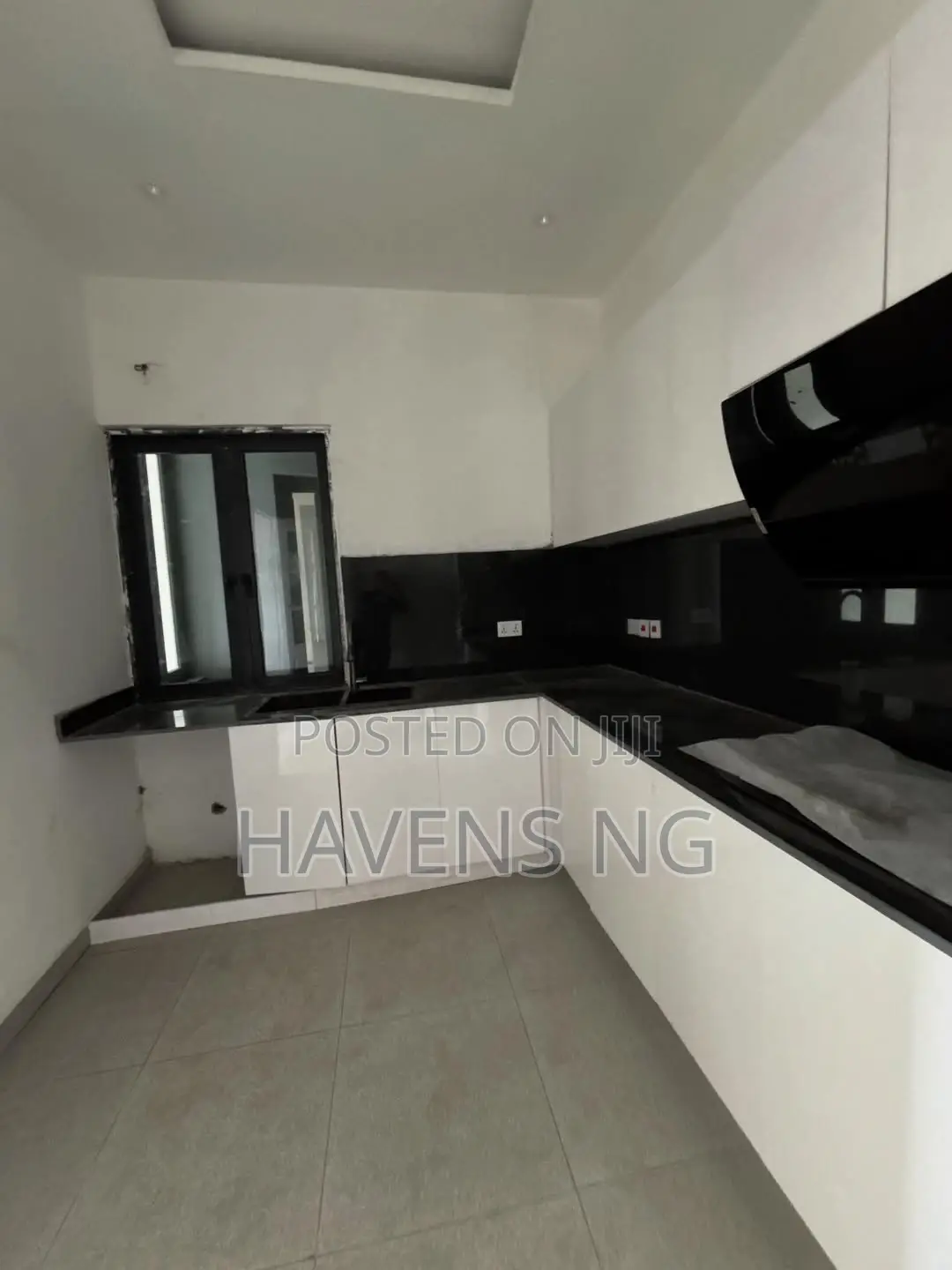 2bdrm Apartment in Lekki Phase 1 for sale