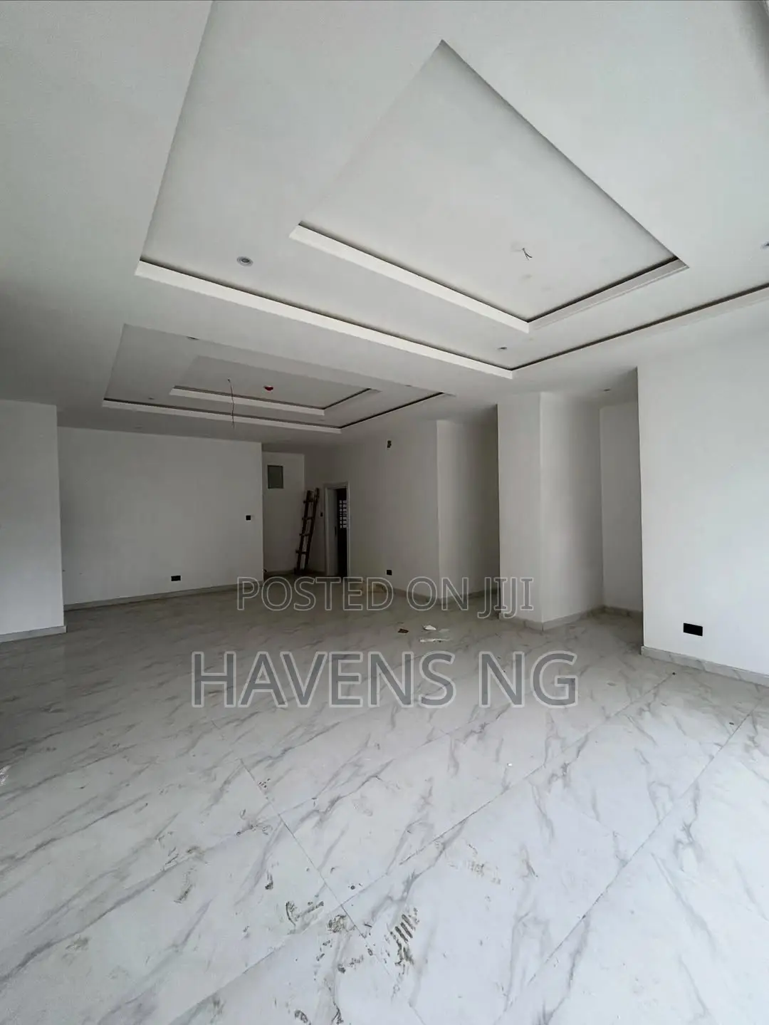 3bdrm Apartment in Lekki Phase 1 for sale