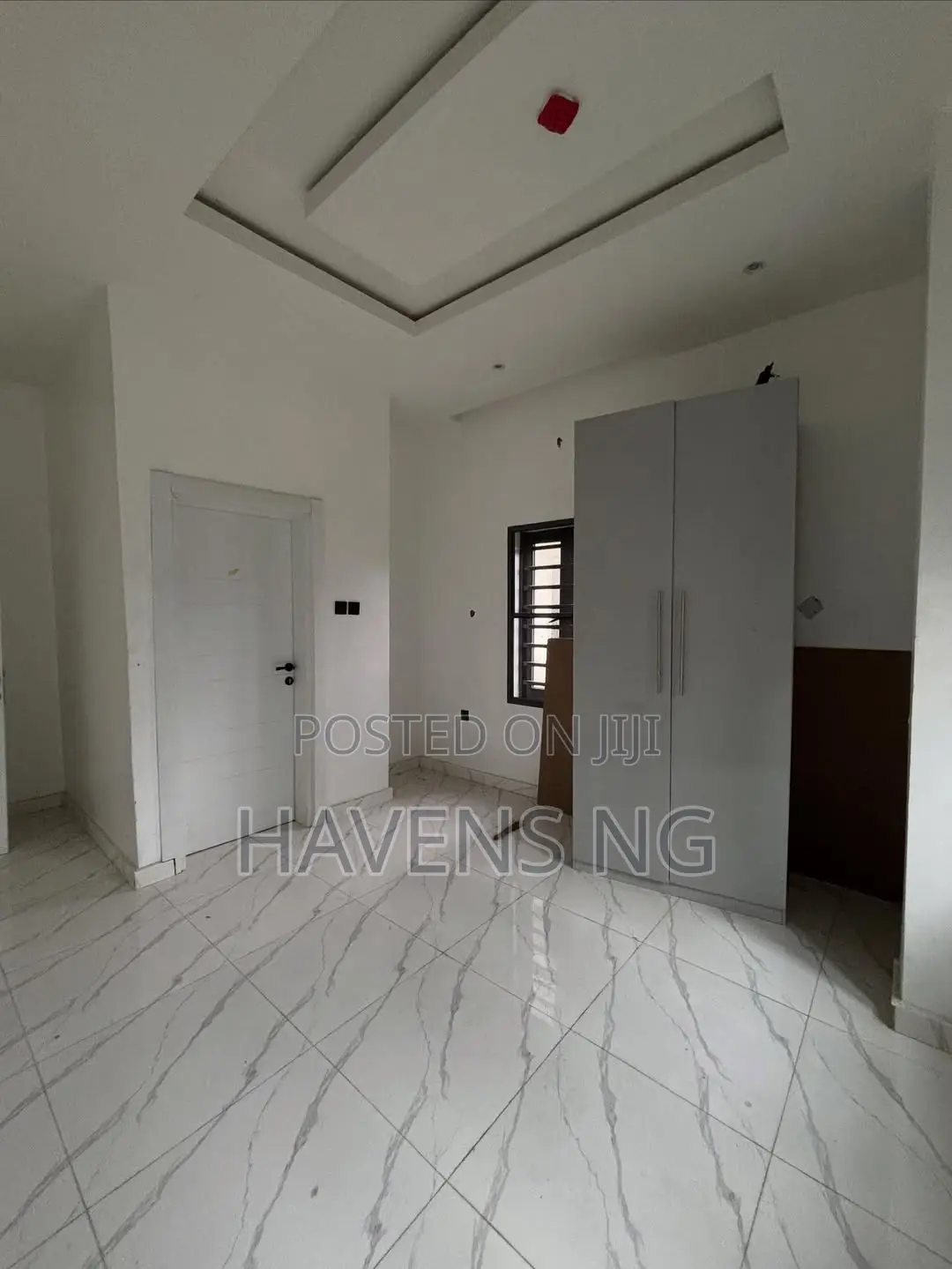 3bdrm Apartment in Lekki Phase 1 for sale