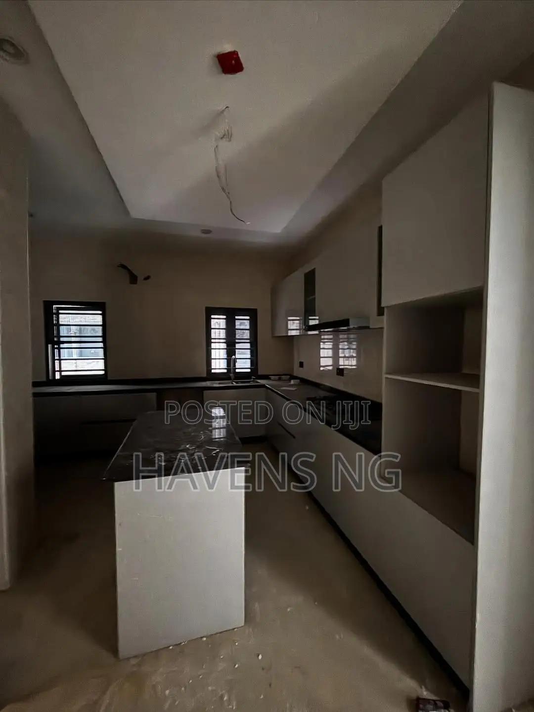3bdrm Apartment in Lekki Phase 1 for sale