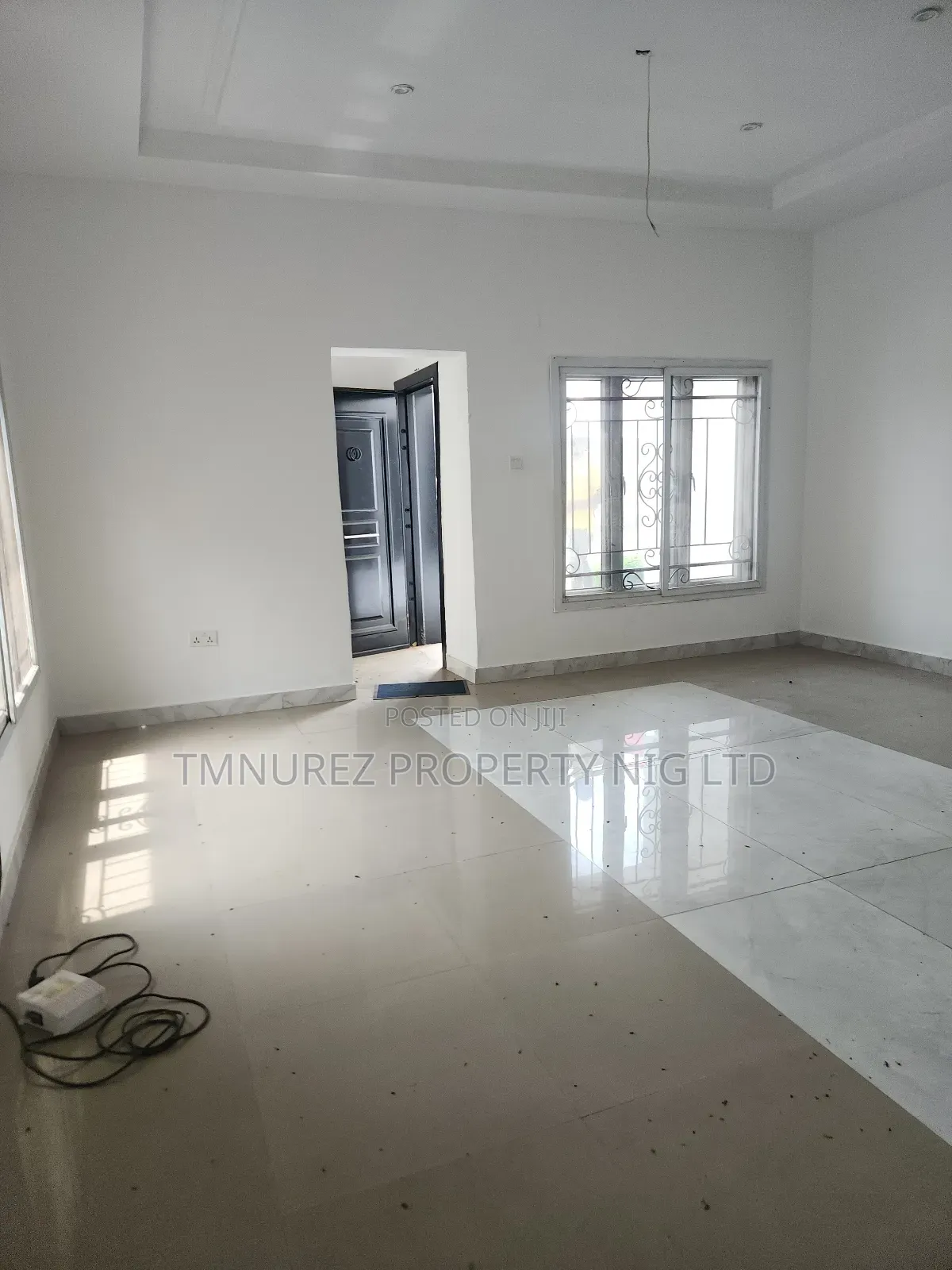3bdrm Duplex in Chevron for rent