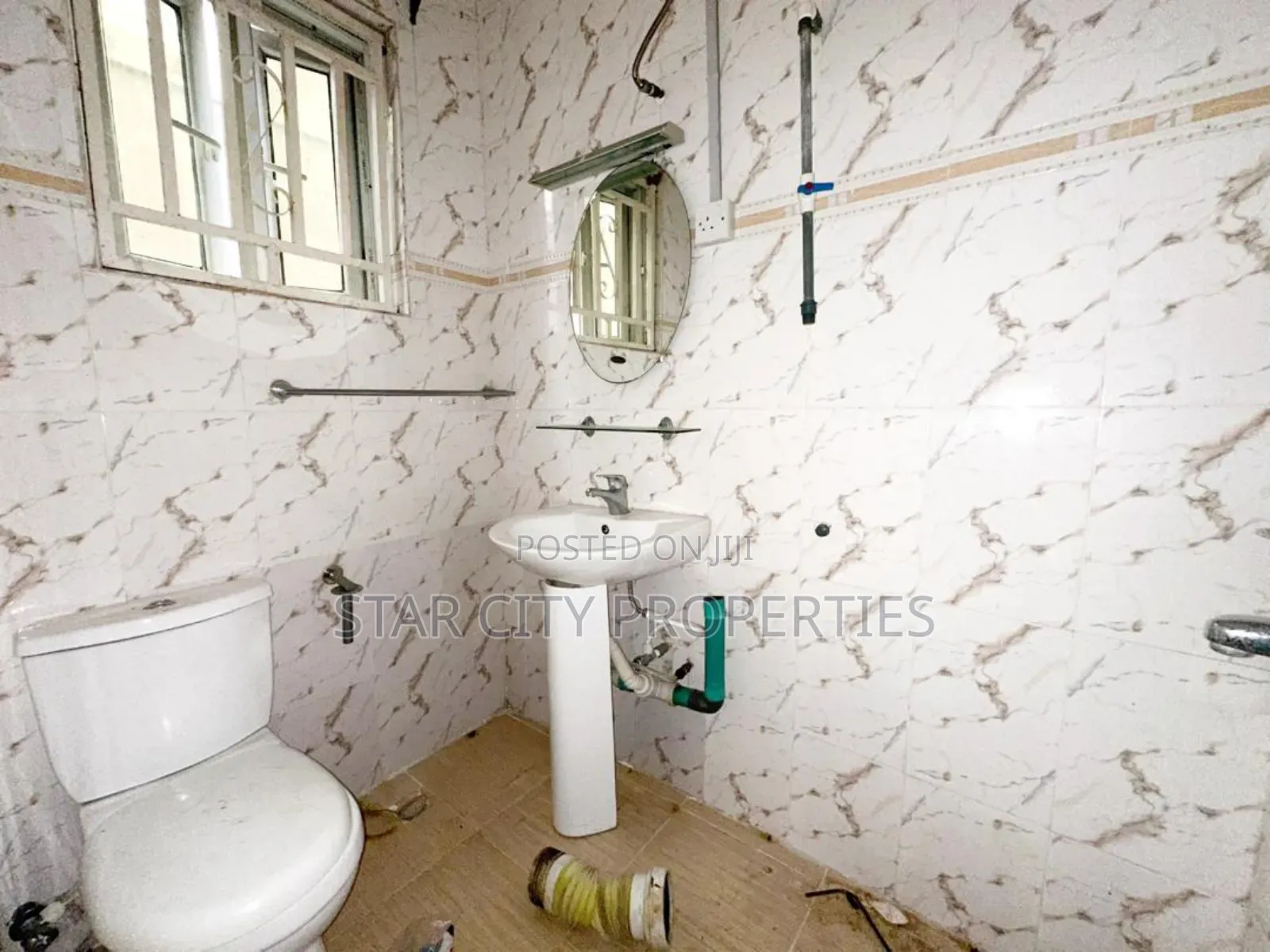 3bdrm Apartment in Magodo Phase 1 for rent