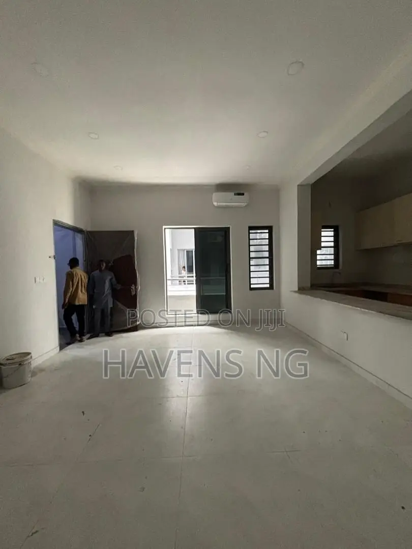 2bdrm Apartment in Lekki Phase 1 for sale