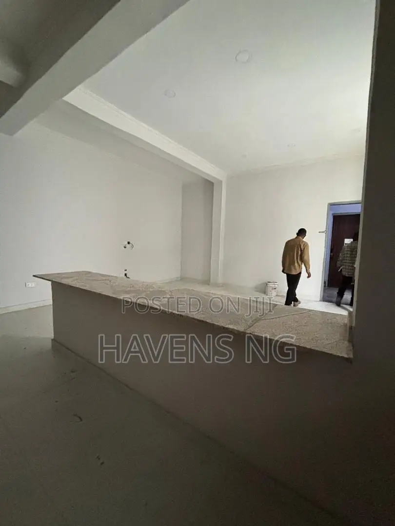 2bdrm Apartment in Lekki Phase 1 for sale