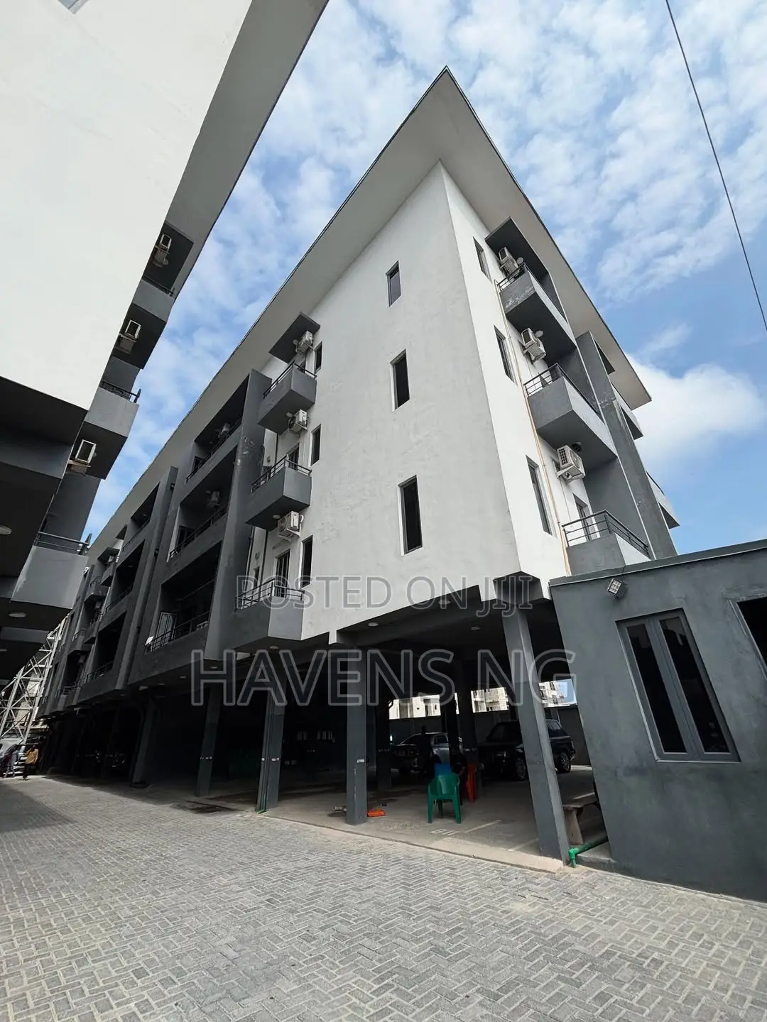 2bdrm Apartment in Lekki Phase 1 for sale