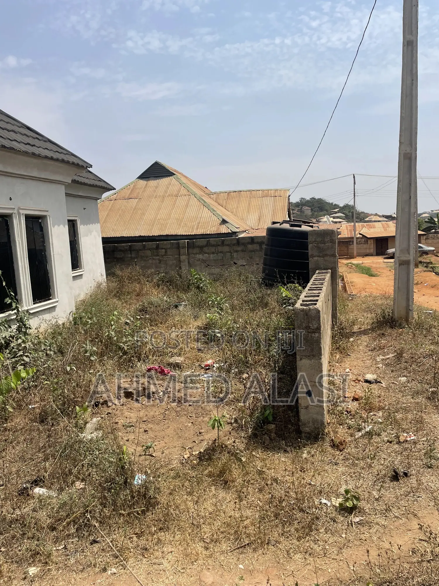 6bdrm Bungalow in Ologuneru for sale