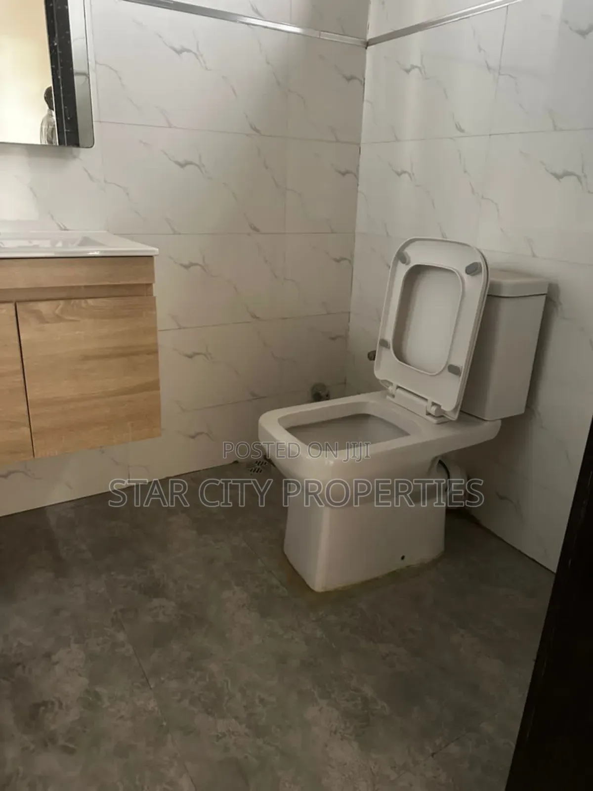 4bdrm Duplex in Maryland Crescent for rent