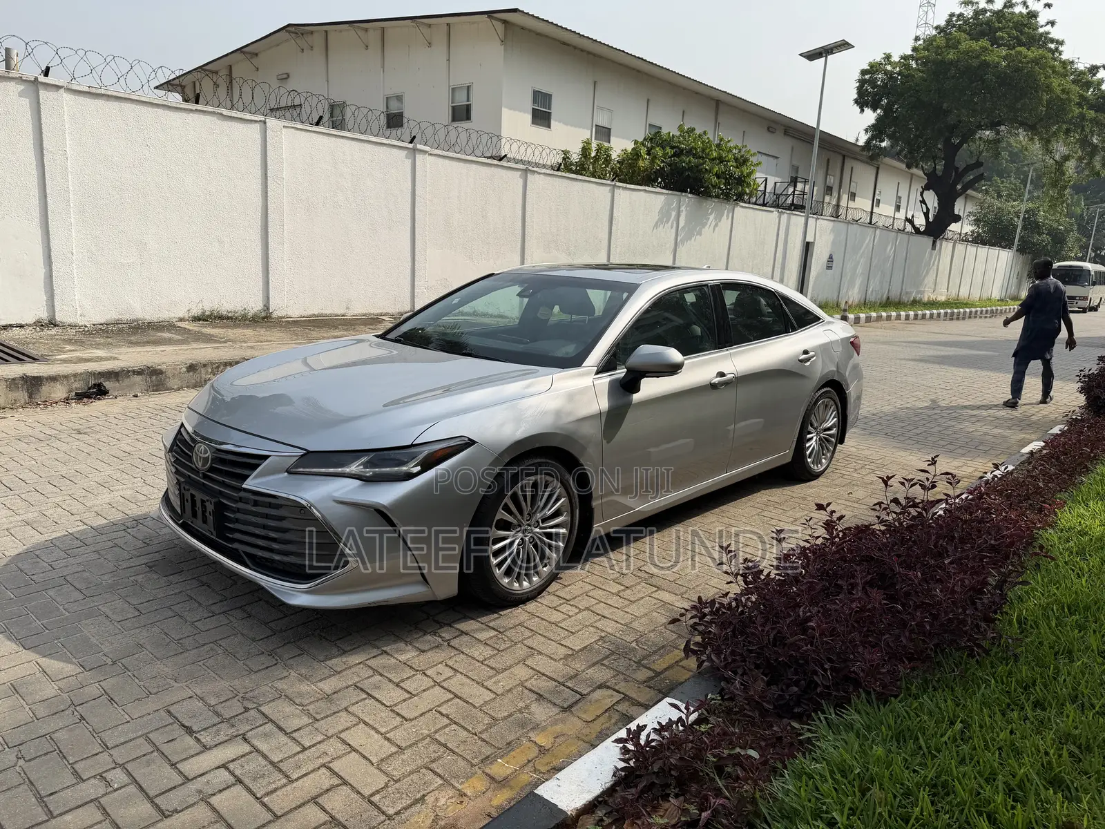 Toyota Avalon Limited FWD Sedan (3.5L V6 8A) 2019 Silver