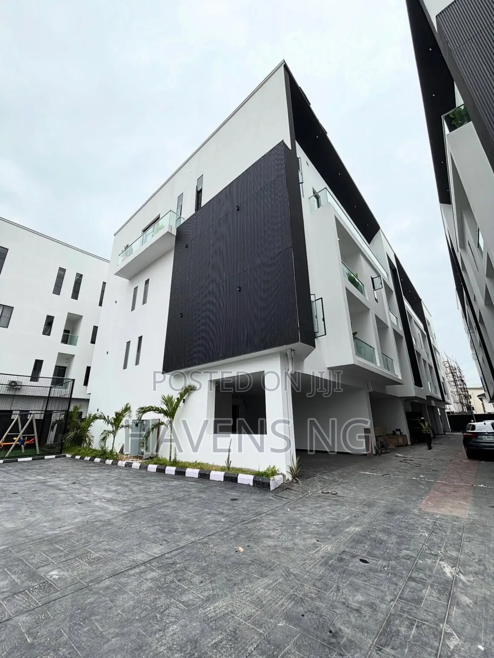 4bdrm Duplex in Lekki Phase 1 for sale