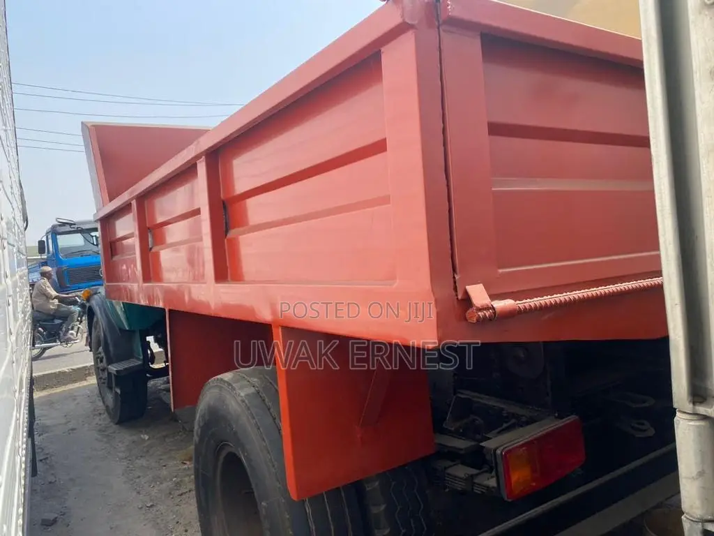 Tipper Benz