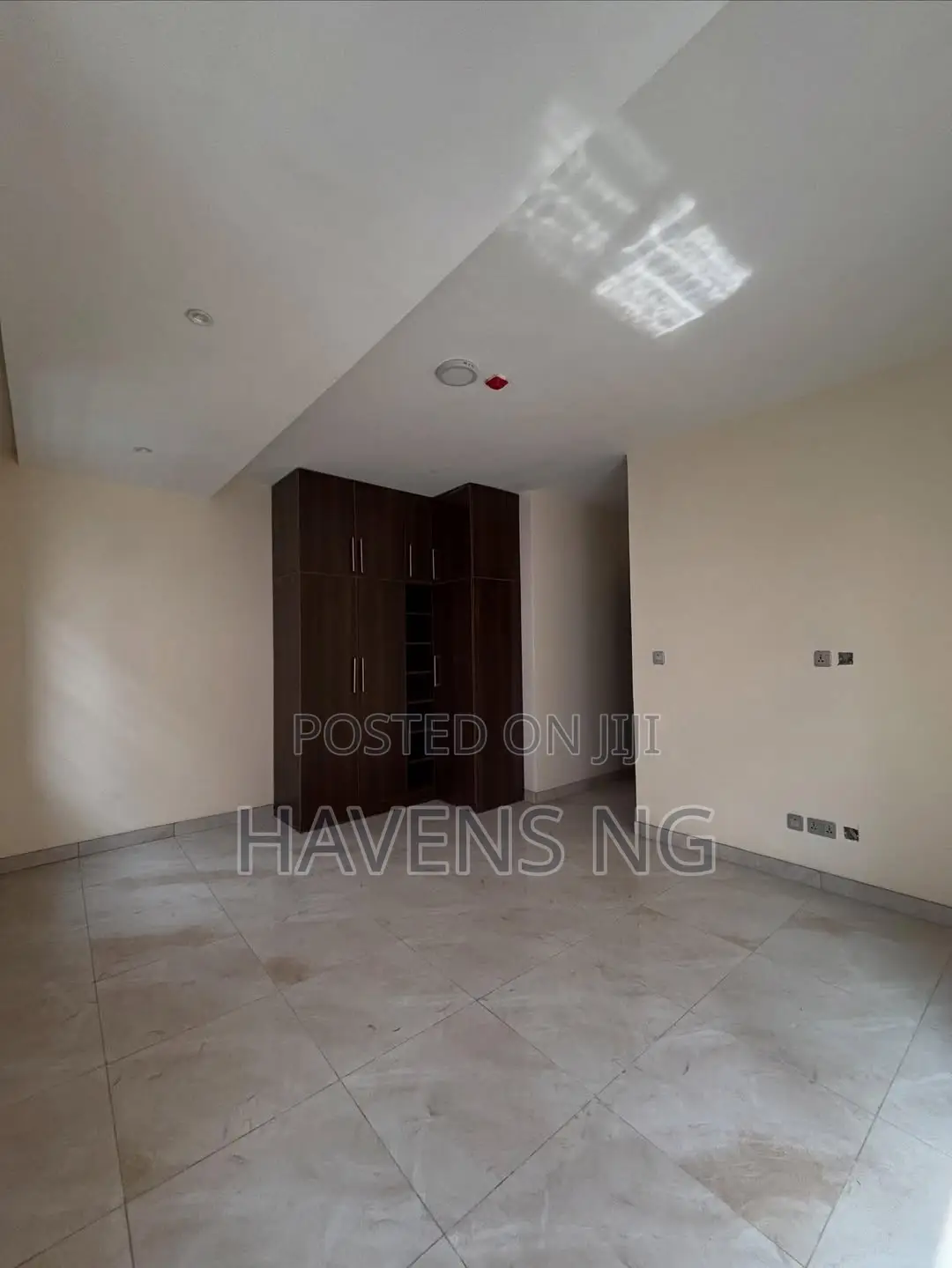 4bdrm House in Lekki Phase 1 for sale