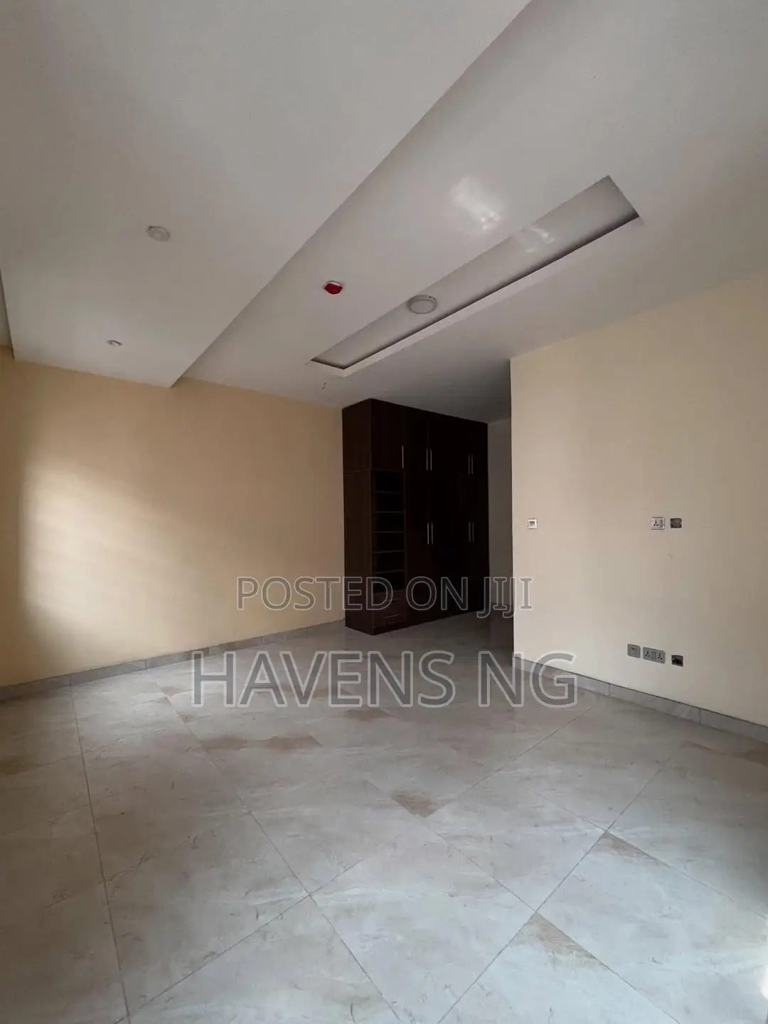 4bdrm House in Lekki Phase 1 for sale