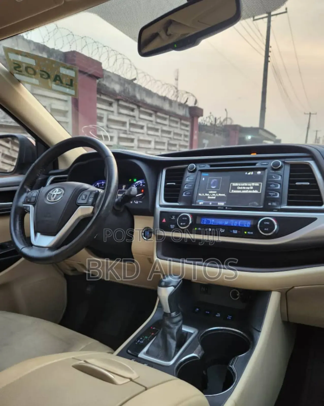 Toyota Highlander XLE 4dr SUV AWD (3.5L 6cyl 6A) 2015 Burgundy