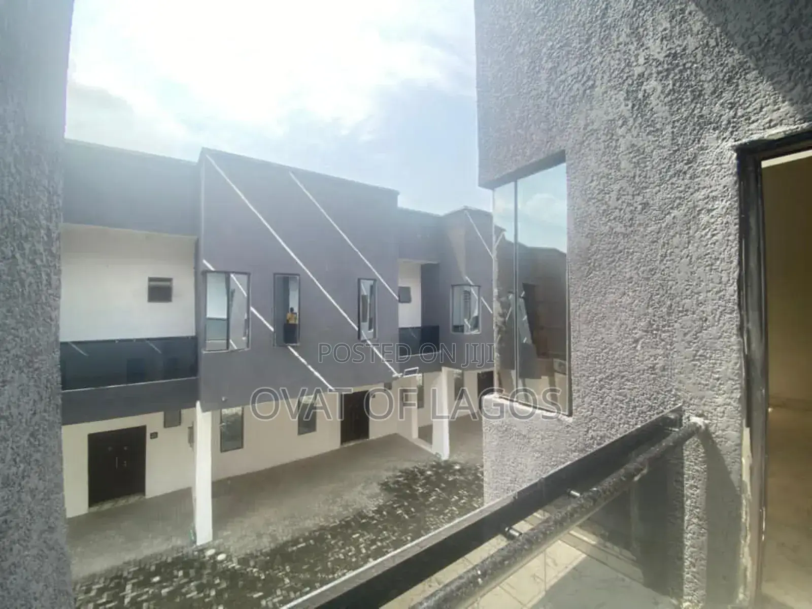 4bdrm Duplex in Ajah Lekki for sale