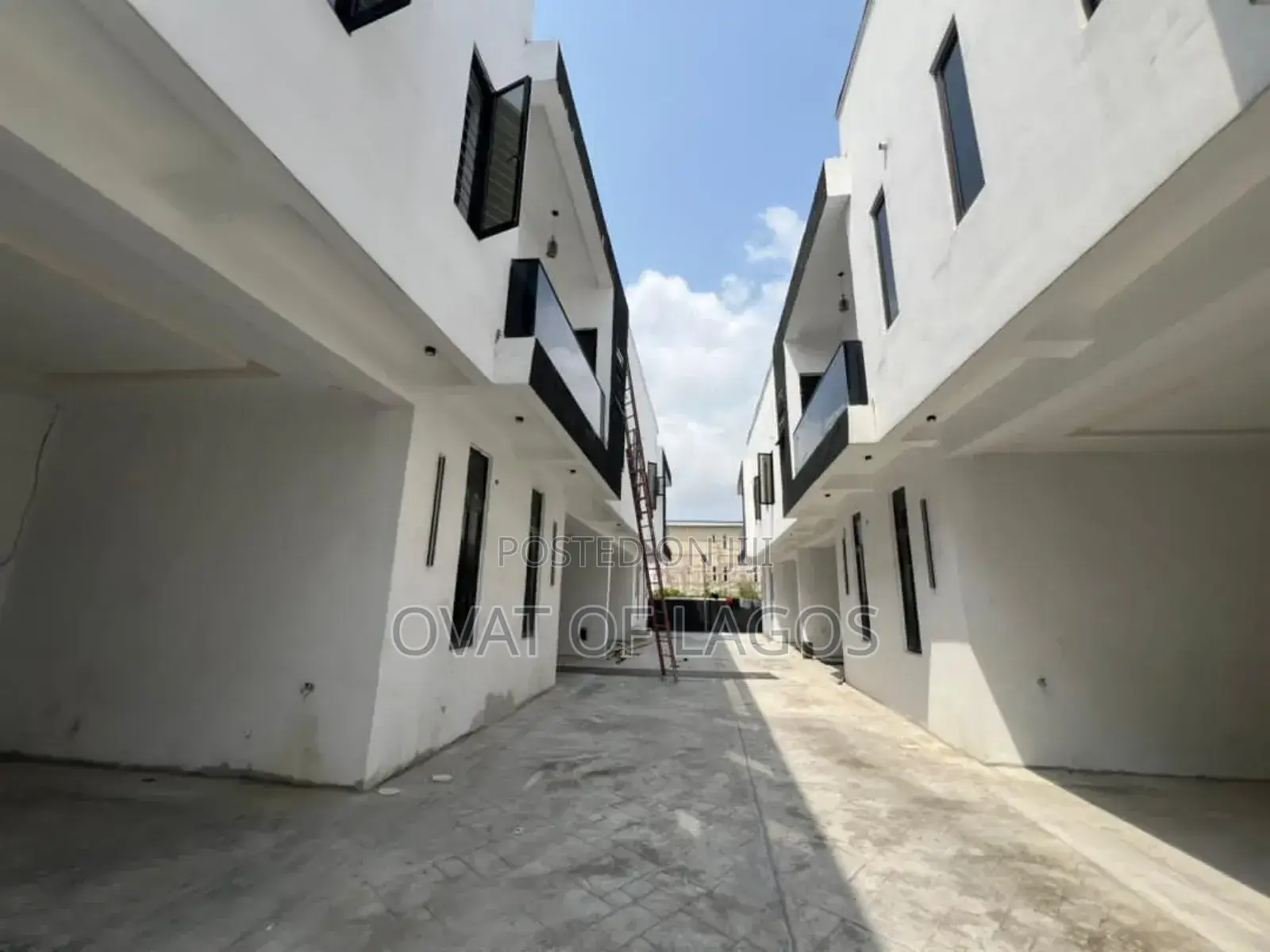 4bdrm Duplex in Ajah Lekki for sale
