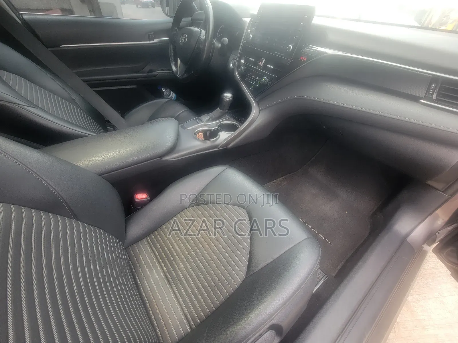Toyota Camry SE 2022 Gray