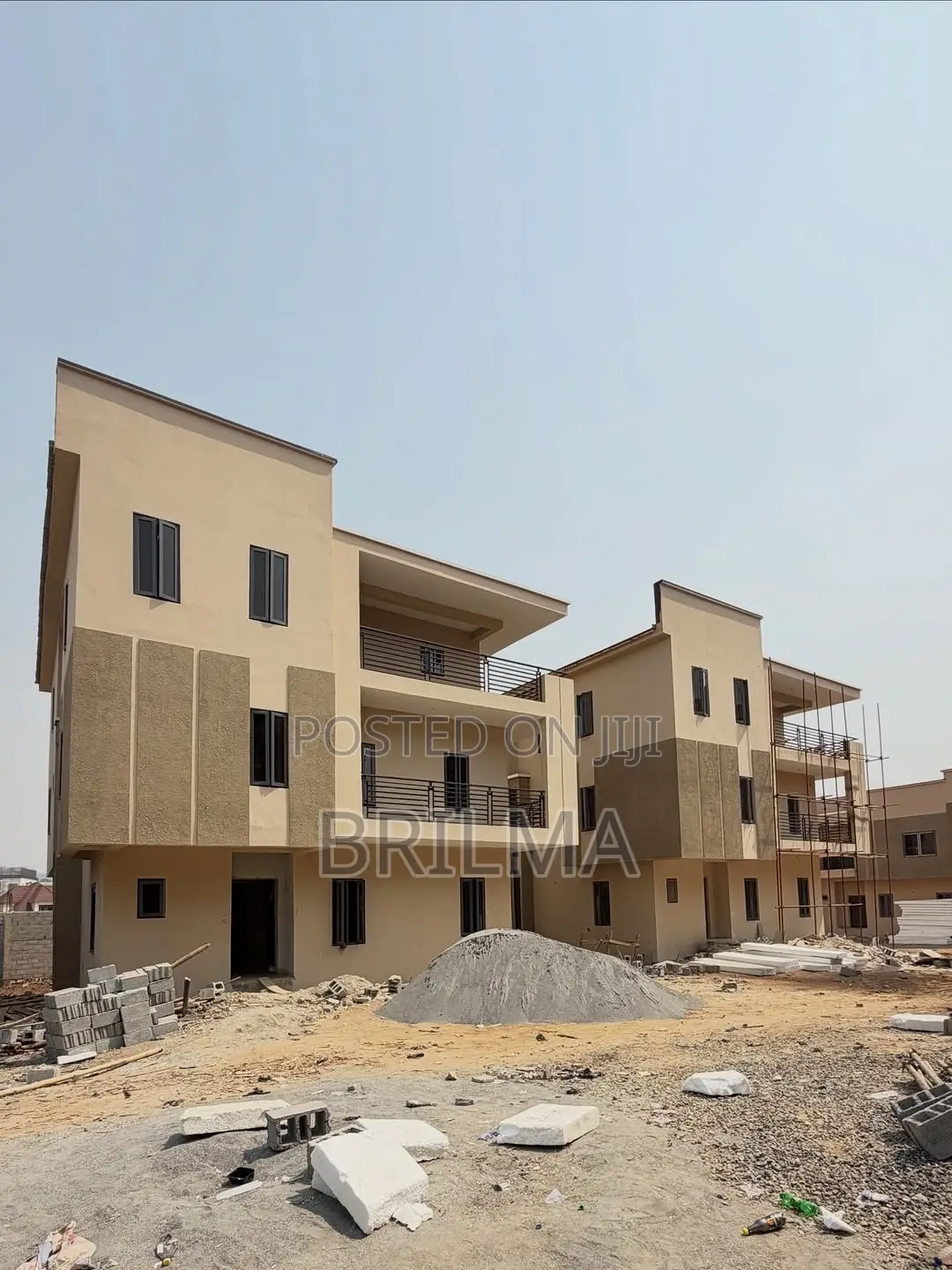 5bdrm Duplex in Apo District for sale