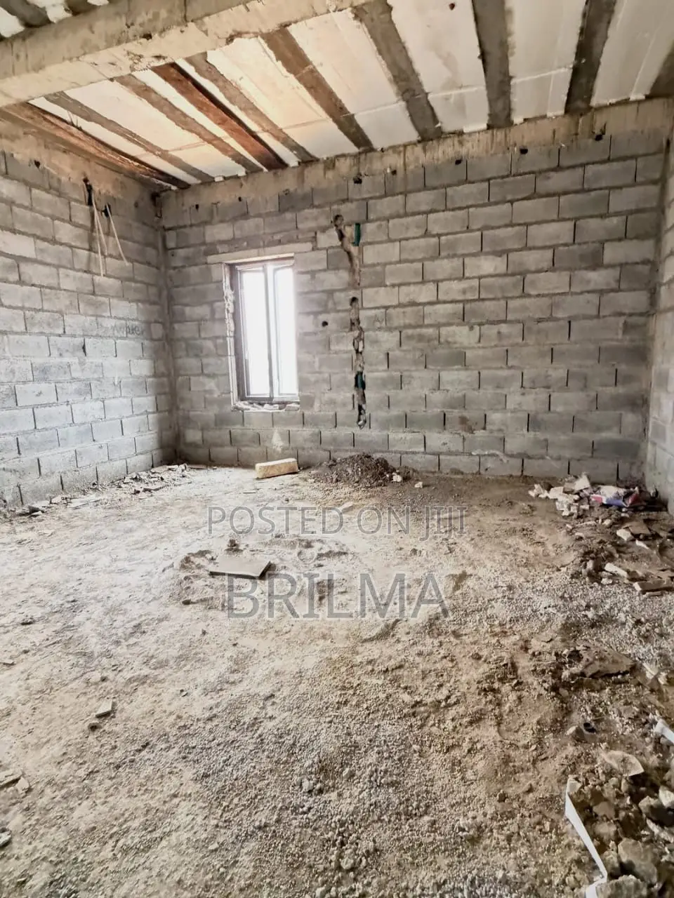 5bdrm Duplex in Apo District for sale