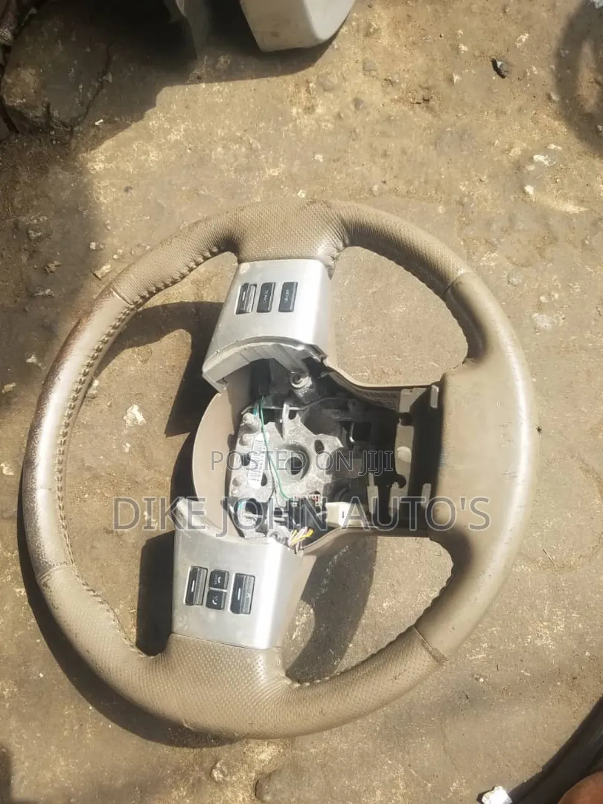 Steering Wheel for Nissan Pathfinder / Xterra / Frontier 2005 to 2010