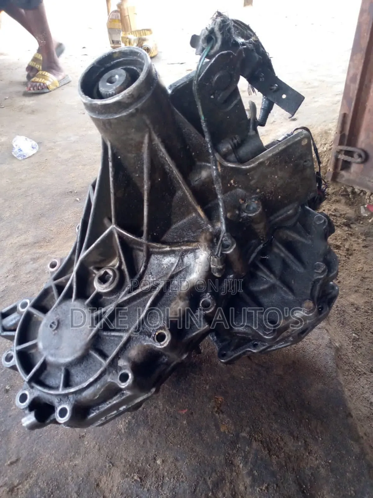 Gearbox Auxiliary for Nissan 3.3 / 3.5
