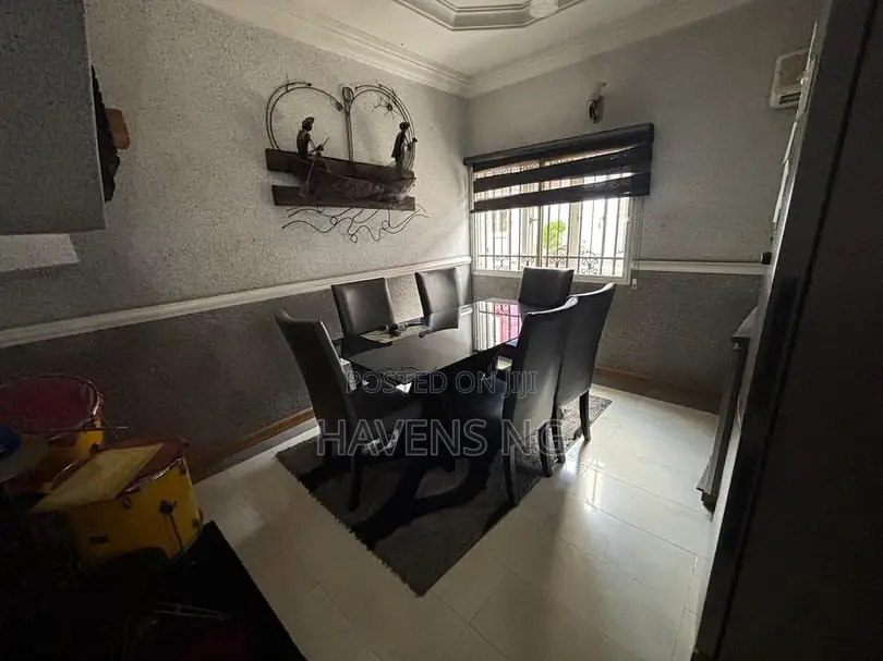4bdrm House in Osapa london for sale