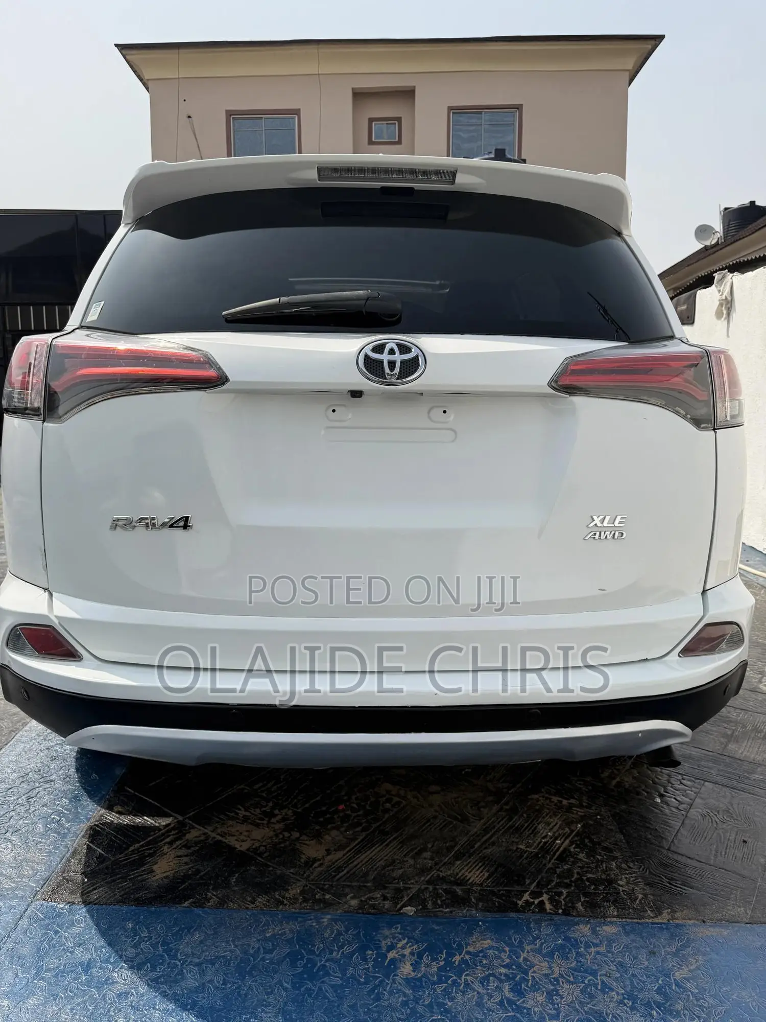 Toyota RAV4 SE AWD (2.5L 4cyl 6A) 2016 White
