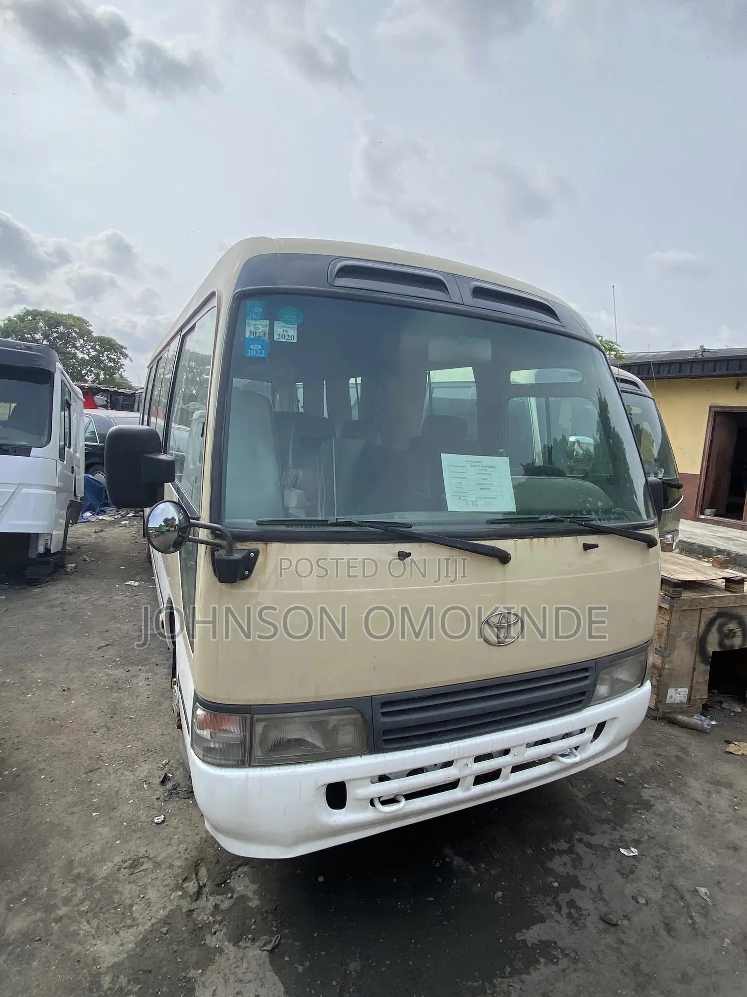 Toyota Coaster 2005 Gold