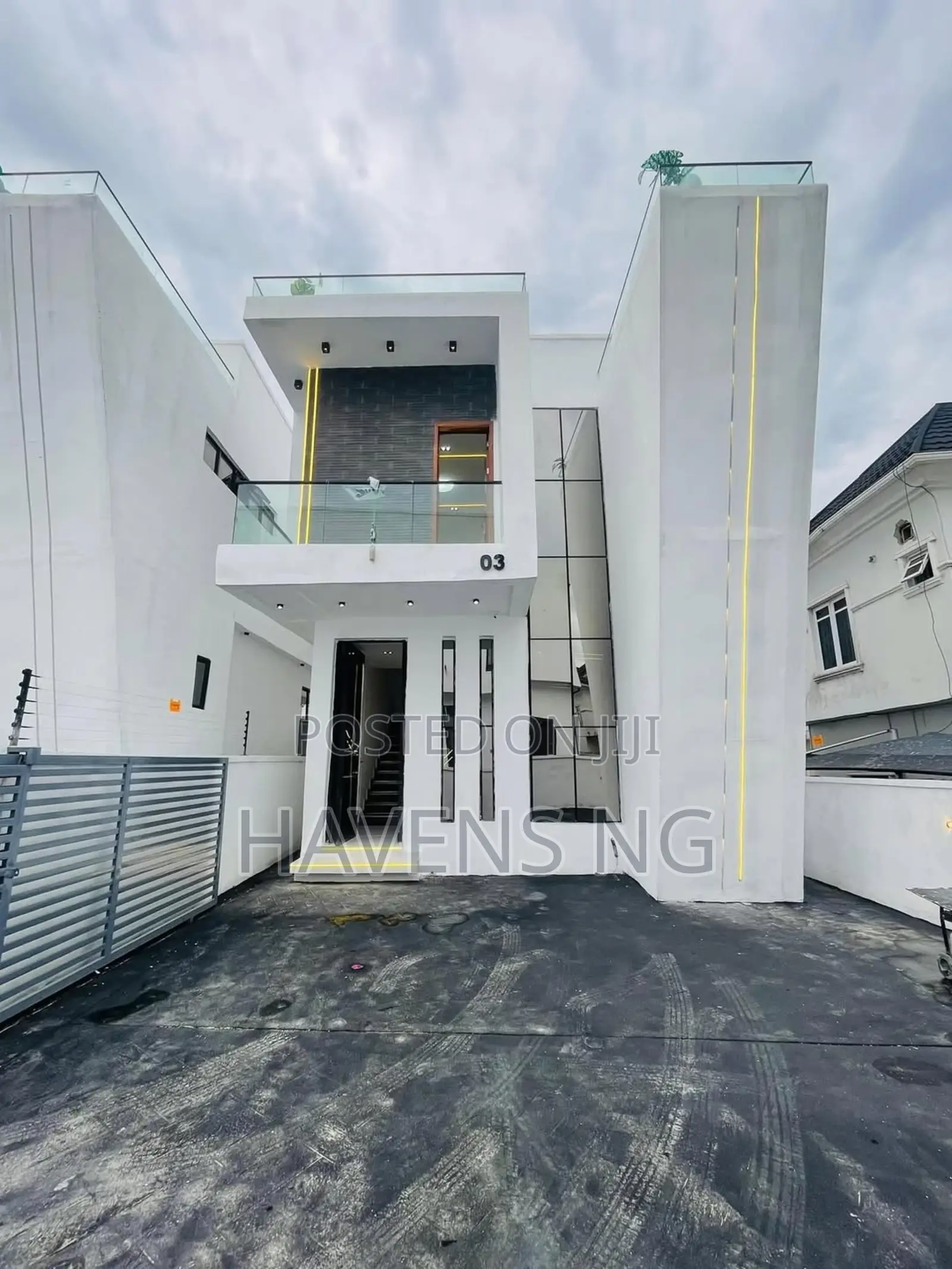 4bdrm Duplex in Ikota for sale